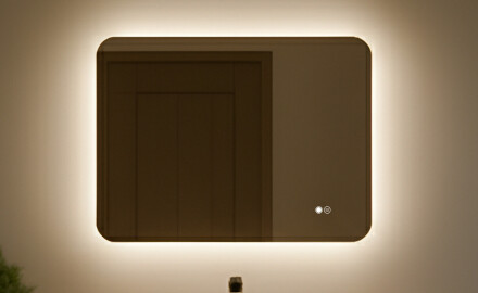 Lekerekített fürdőszobai tükör LED világítással, kétszínű, érintőkapcsoló, fűtőszőnyeg